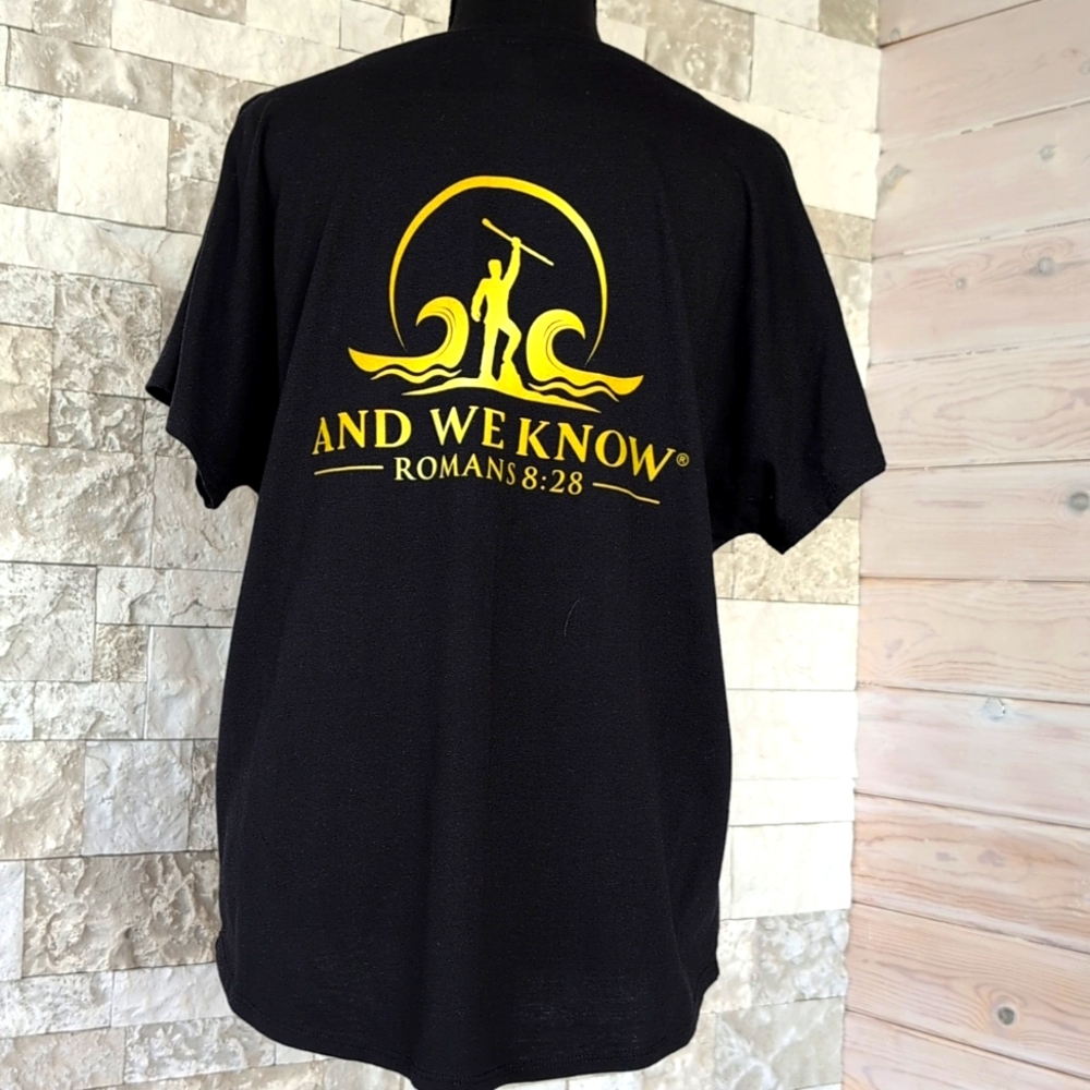 And We Know Scripture Tee Black & Gold Women's XL Loose Fit Top Romans 8:28 EUC